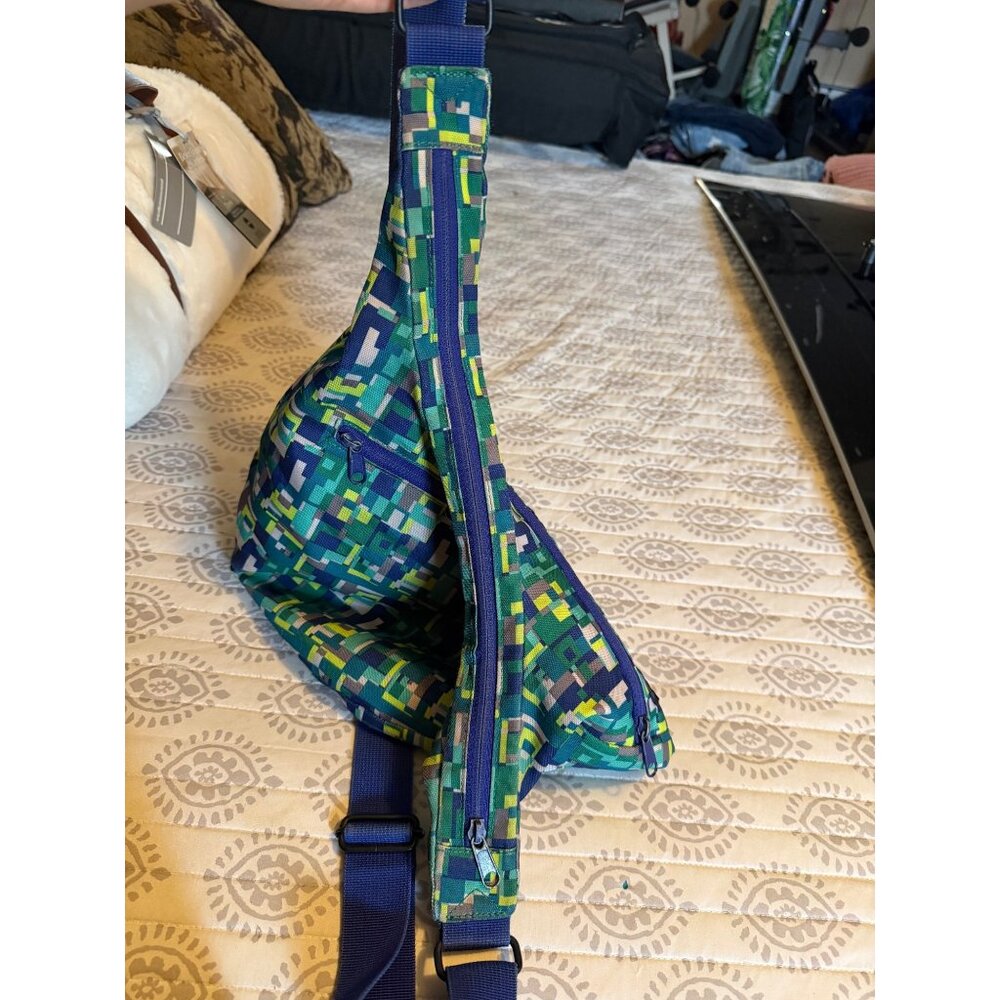 Kavu Womens Crossbody Bag With Adjustable Strap & Pixel Pattern Teal,Blue & Lime - Picture 13 of 13